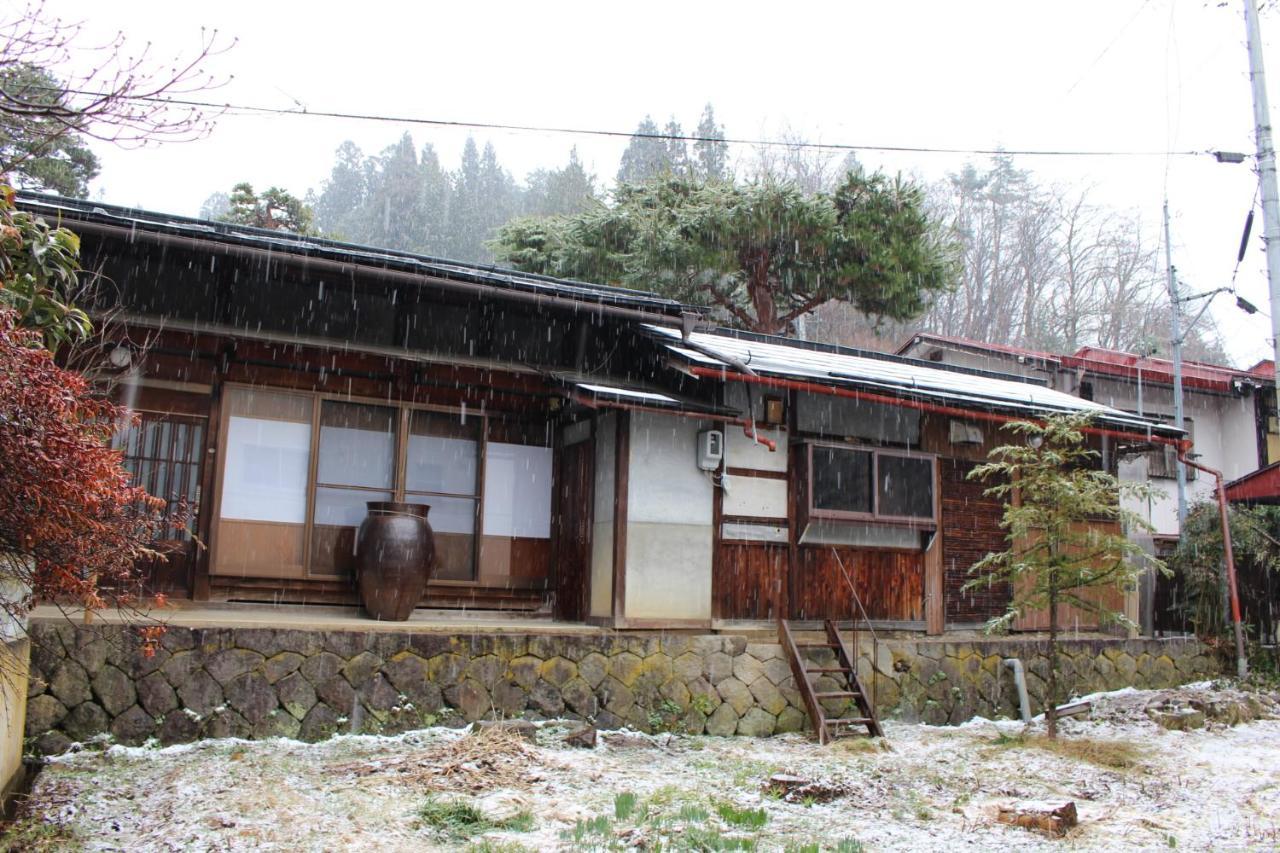 Kusa No Niwa - 飛騨高山 一棟貸切古民家宿 草の庭 Bagian luar foto